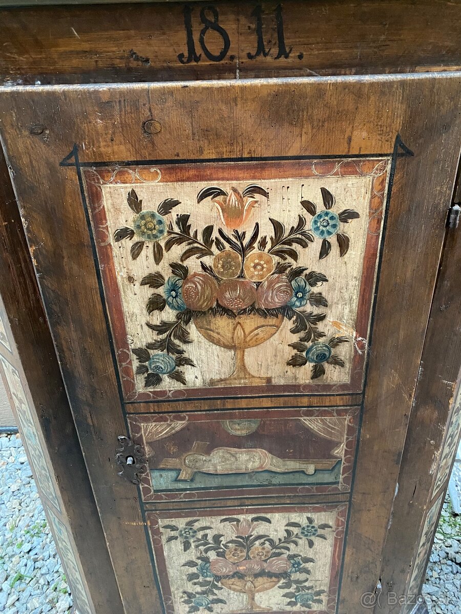 Starožitná skriňa - 4