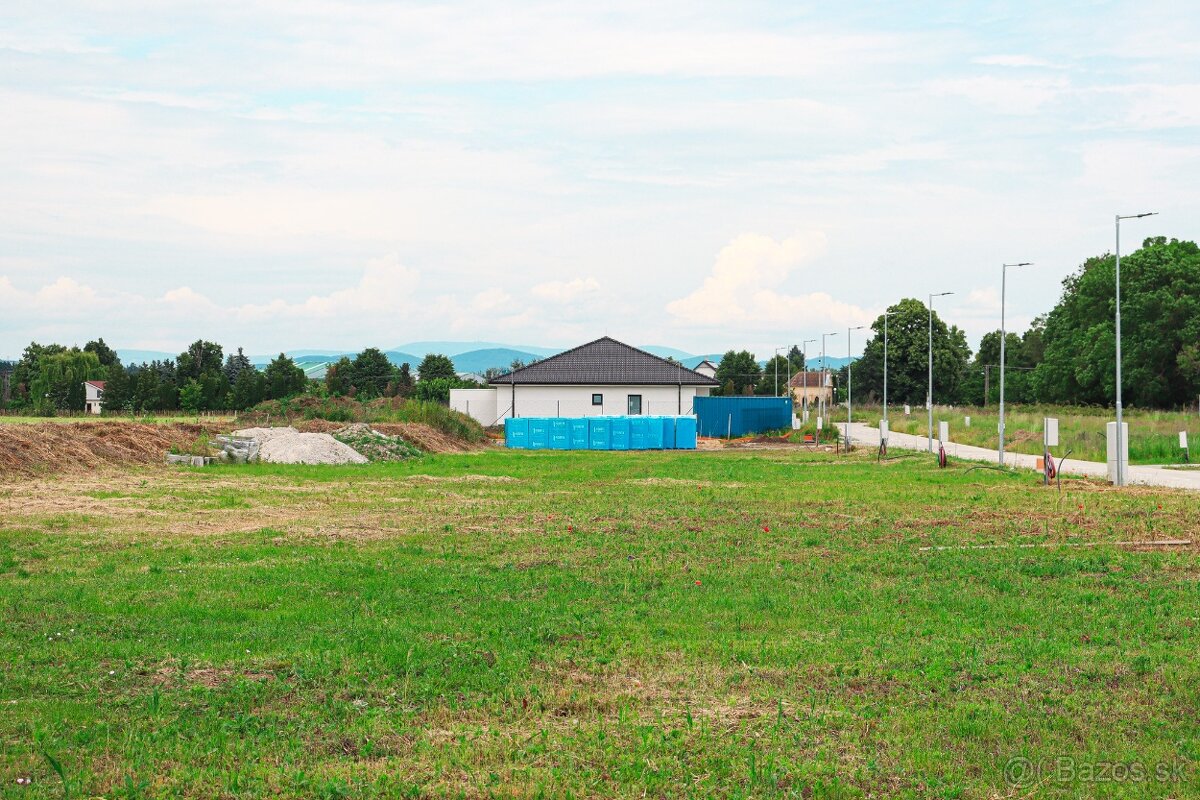 Na predaj 3 stavebné pozemky v Rezidencia Veselé - 4