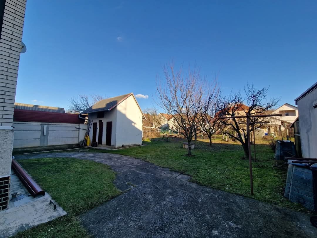 Predám veľký, pekný dom v tichej lokalite obce Sobotište - 4