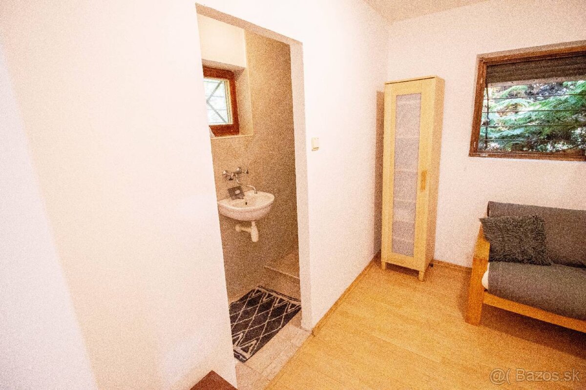 Víkendový domček a záhrada v Bratislave - 4