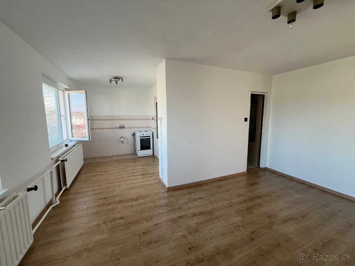 Na predaj rodinný dom, Veľké Lovce - 4