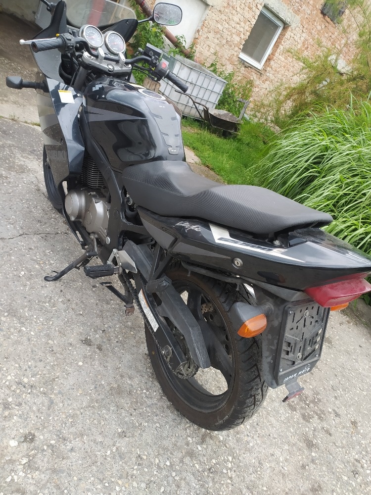 Suzuki GS 500F - 4