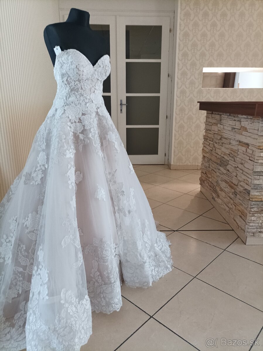 Predám zabehnutý svadobný salón - 4