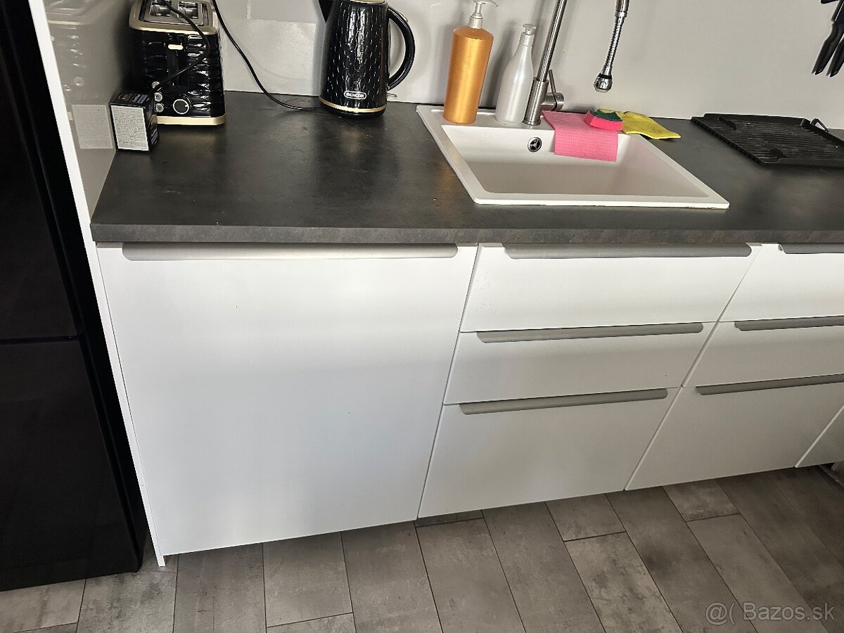 Kuchynská linka - 4