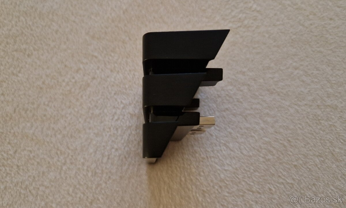 PS4 Pro: USB hub - 4