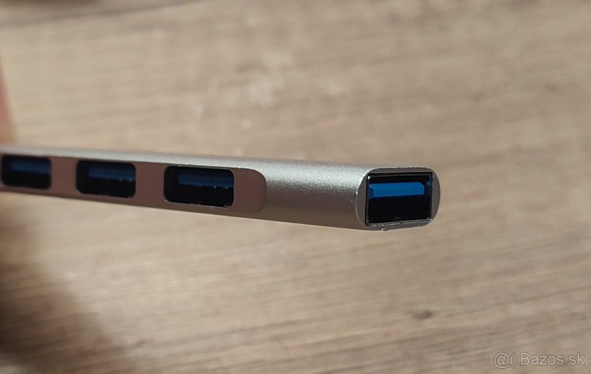 USB-C hub s 4mi USb portmi - 4