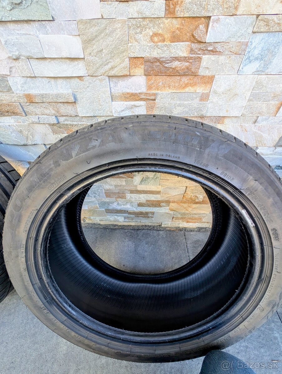 Letné pneu na Teslu 235/45 R18 - 4