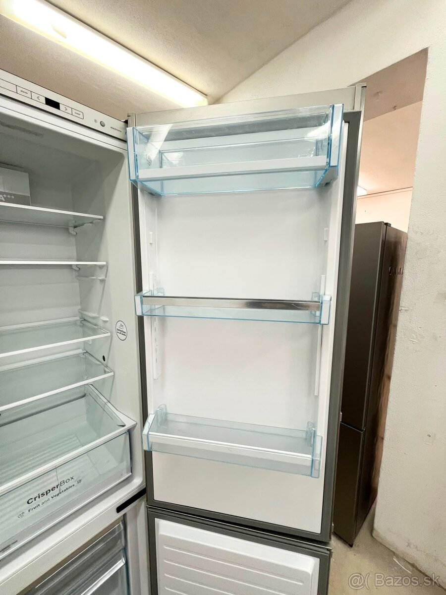 Predám chladničku Bosch 200cm - 4