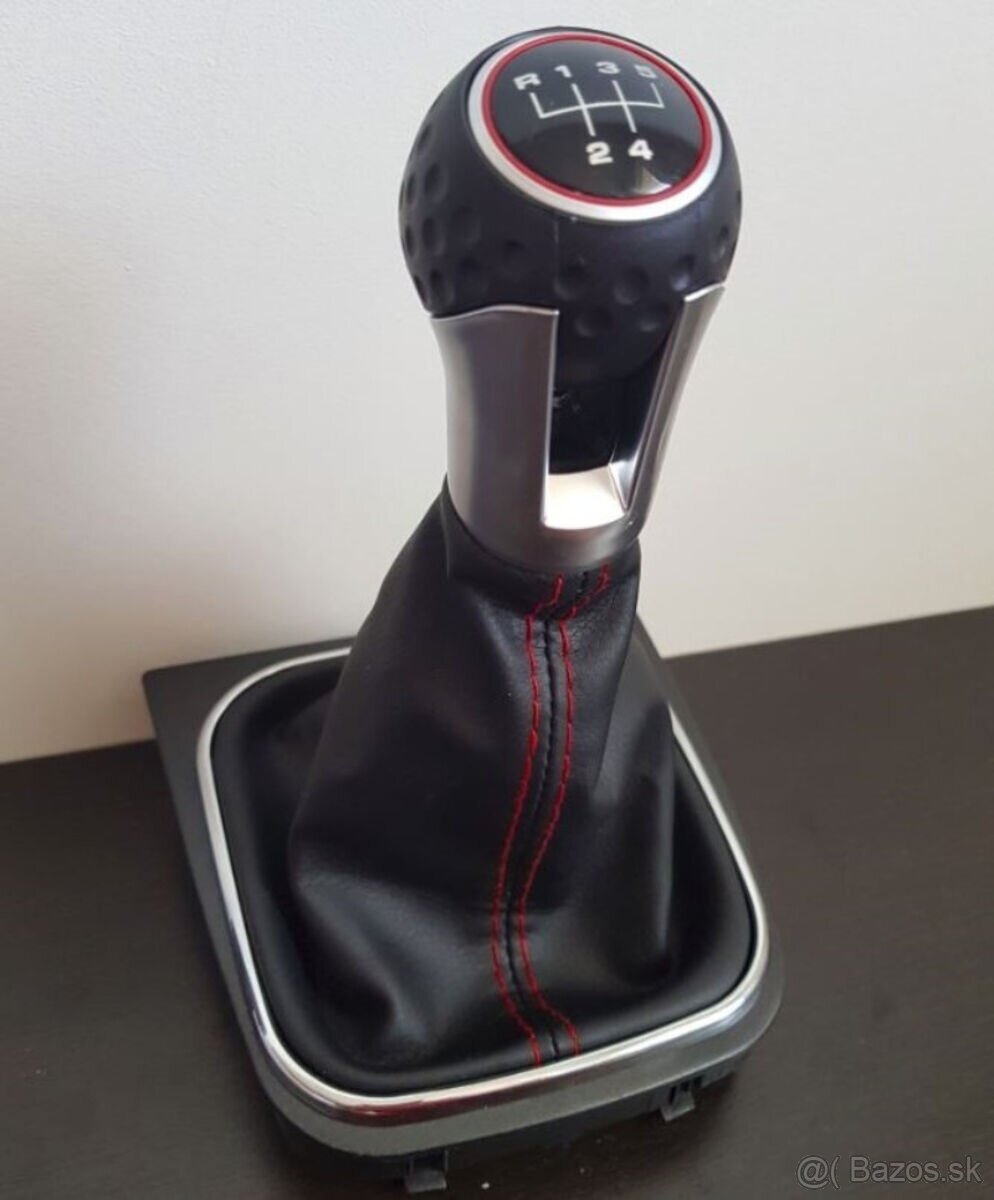 GTI radiaca paka s červeným prešivaním - 4