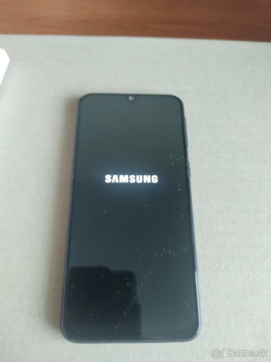 {10} Samsung Galaxy A40 - 4