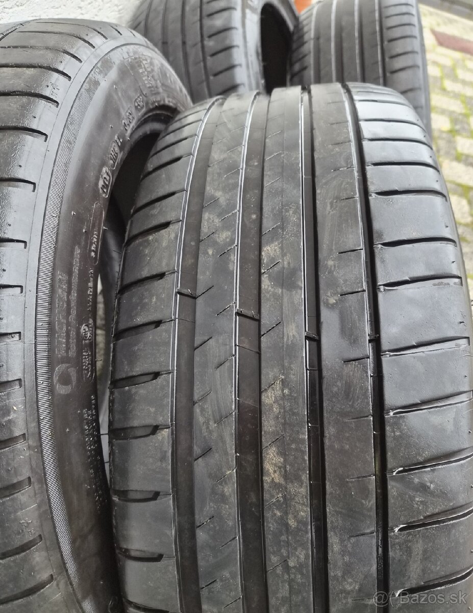 Michelin Pilot Sport 4, 235/45 R18 - 4
