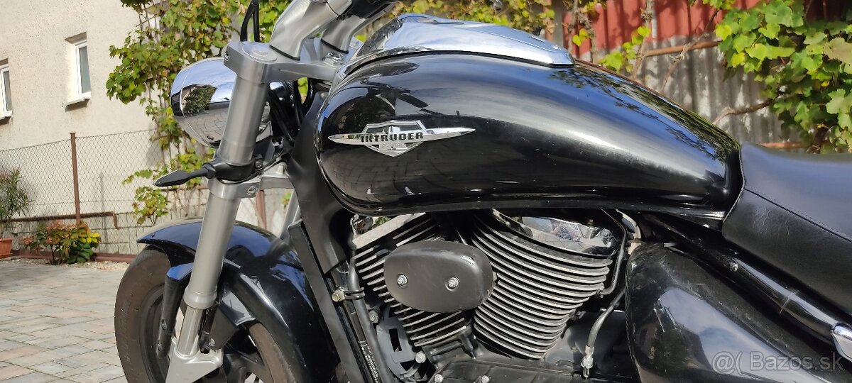 Suzuki Intruder M800 - 4