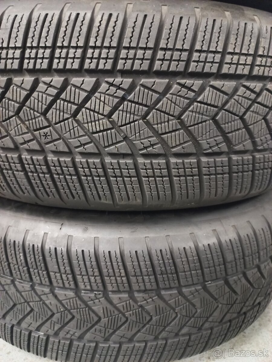 BMW iX i20 zimní 20 Styling 1002 Goodyear 235 60 7mm
