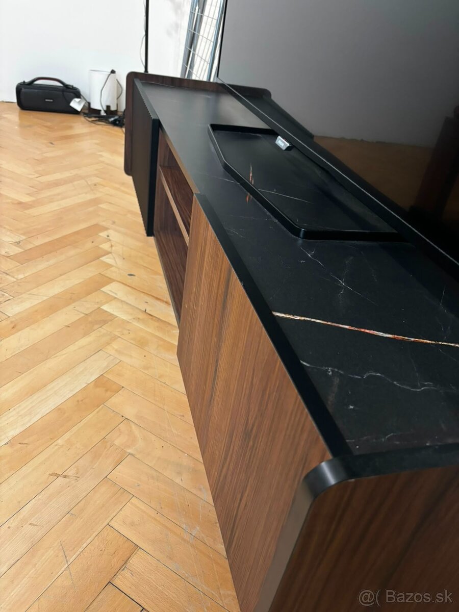 Stolík pod televízor - 4