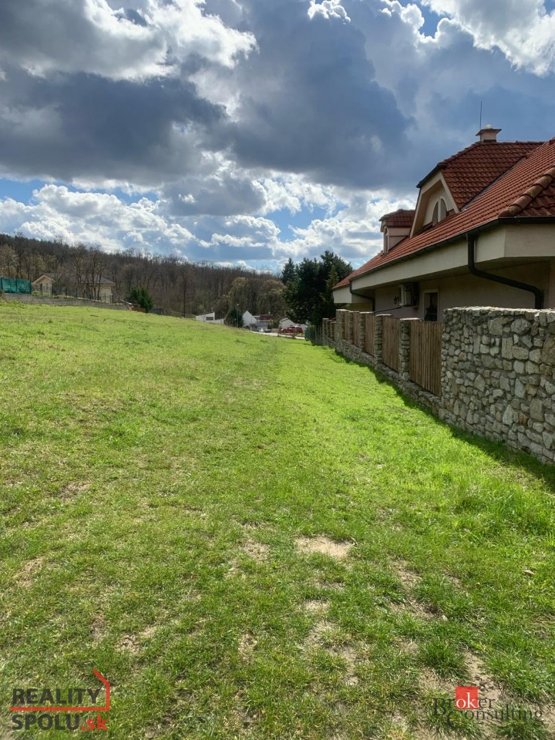 Stavebný pozemok 811 m² s výhľadom na Malé Karpaty | Mariank - 4