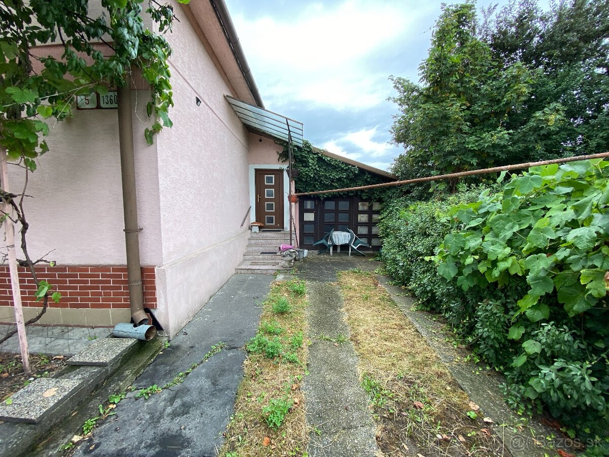 Trojizbový rodinný dom v širšom centre mesta Lučenec - 4