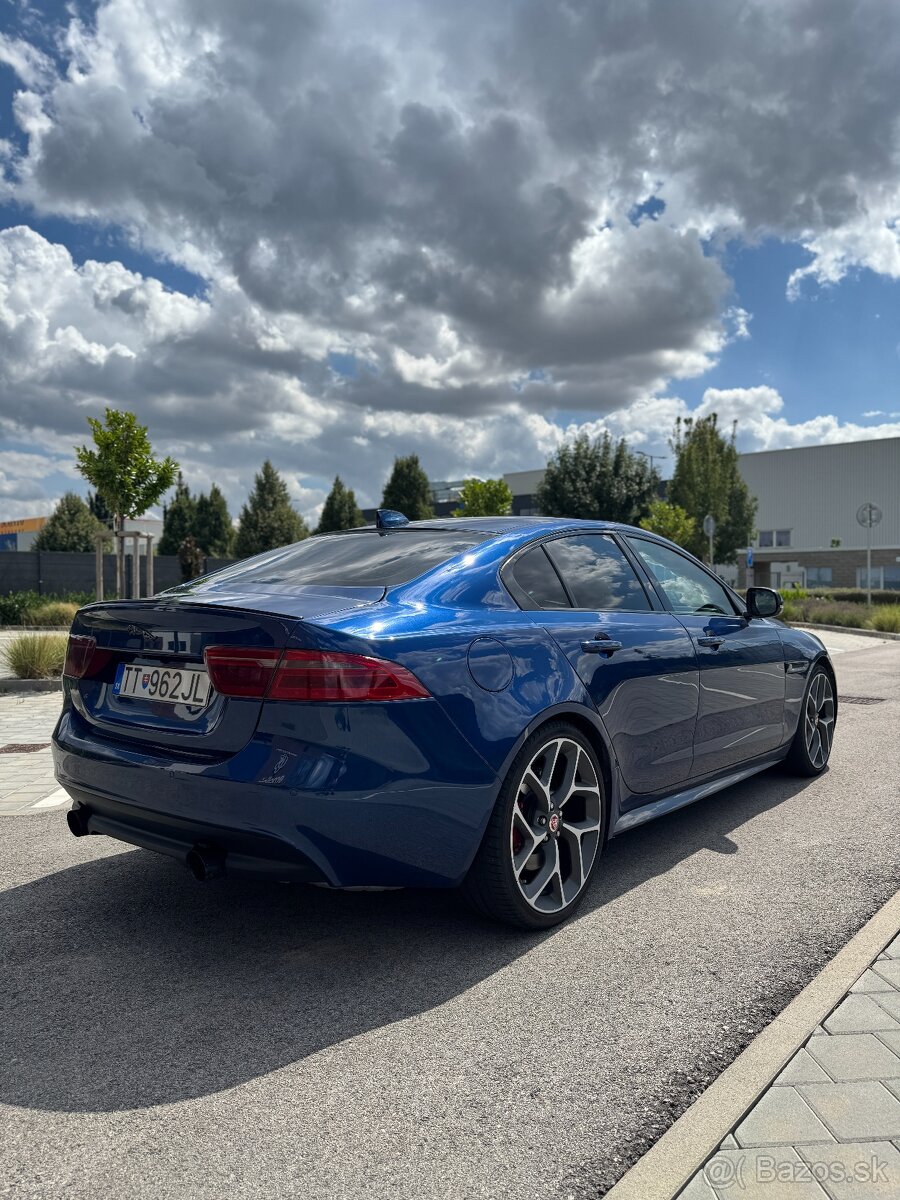 Jaguar XE S V6 340k - 4