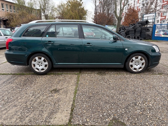 Toyota Avensis Combi wagon 2.0 D-4D Sol Terra - 4