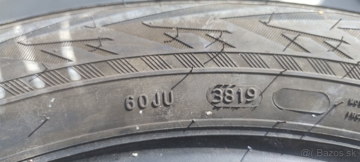 215/60 R17 Nokia Tyres WR SUV4 - 4