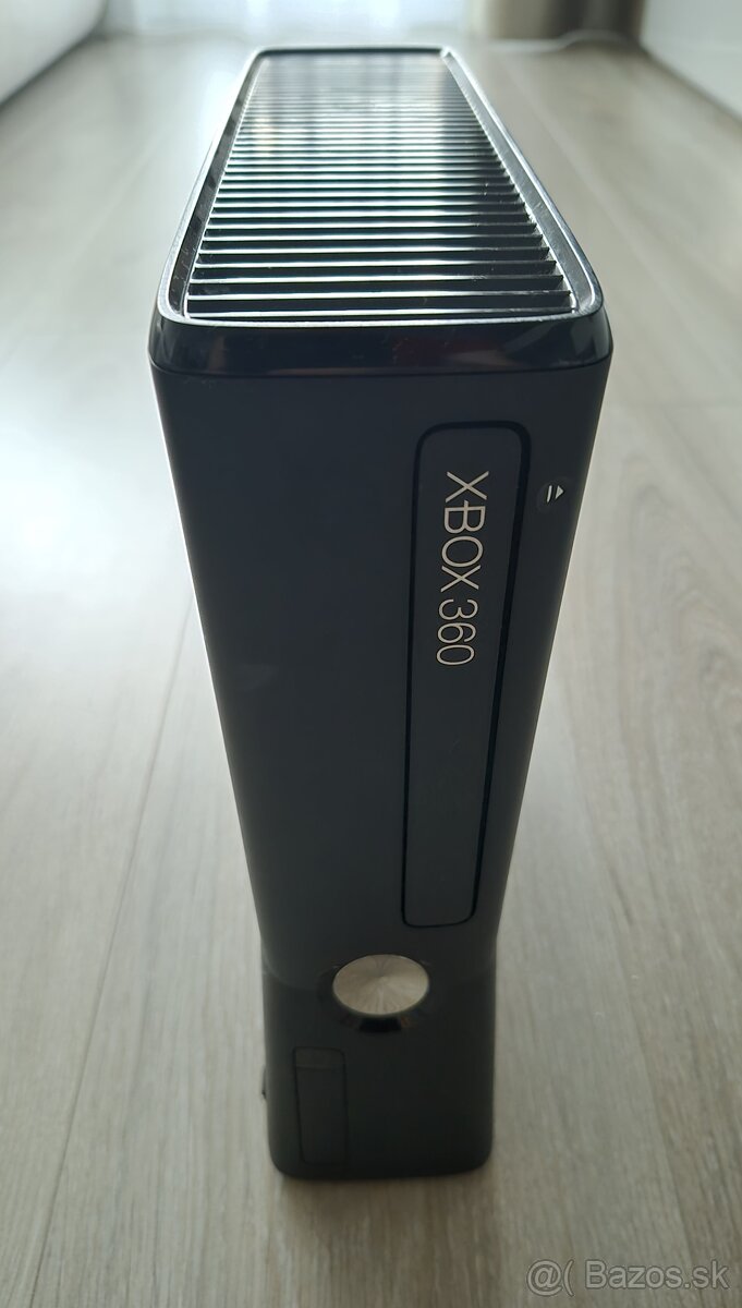 Xbox 360 Slim 250GB + Kinect + 3 hry + krabica - 4