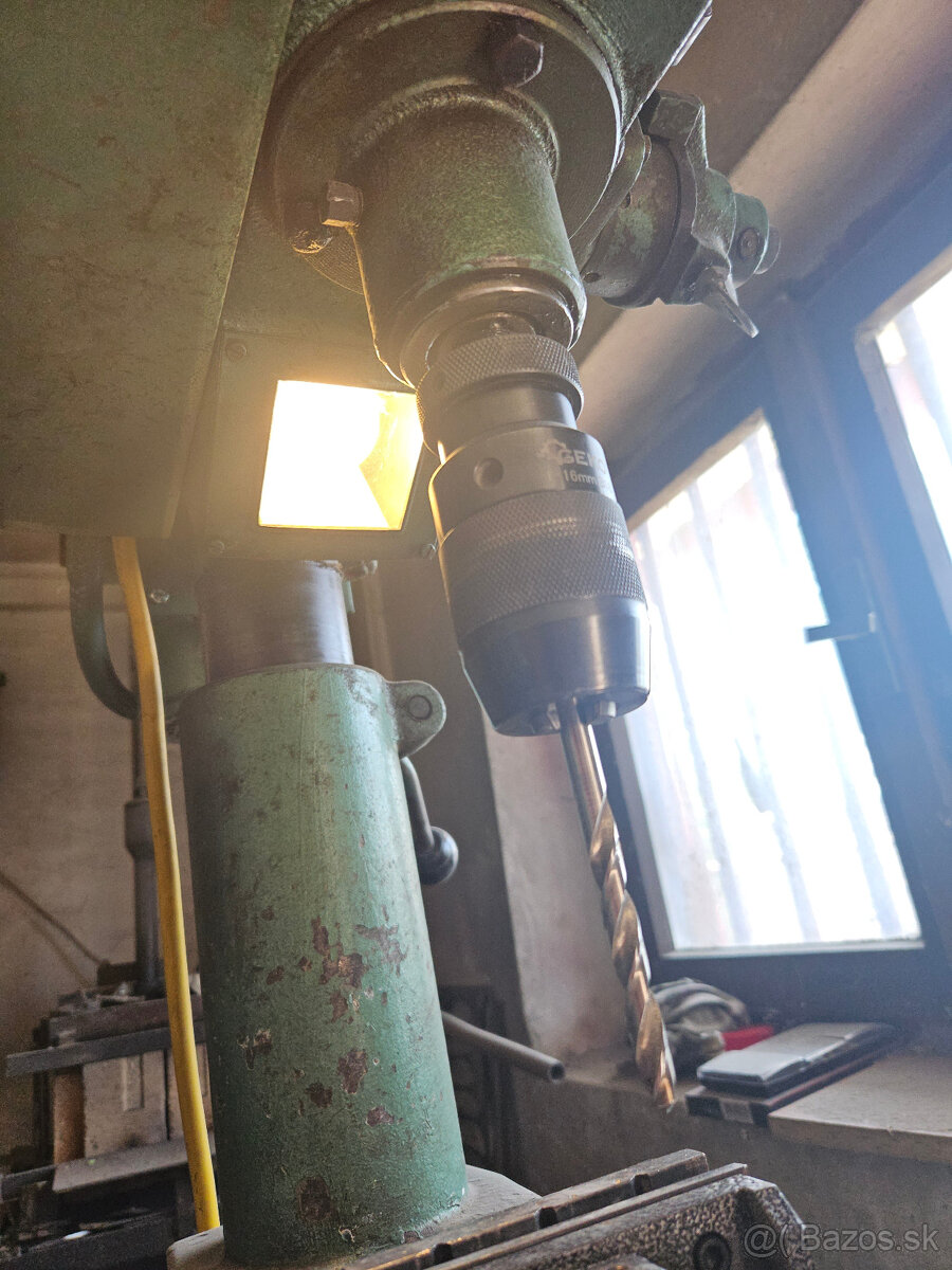 Stĺpová vŕtačka Jihokov SV10 – po servise, plne funkčná - 4