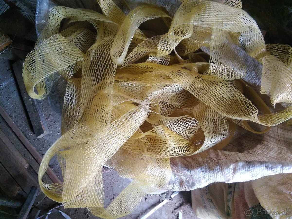 Juta ochrana na mladé stromčeky. - 4