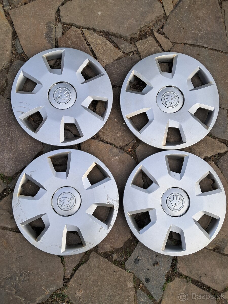 Rádio, puklice octavia 3 - 4