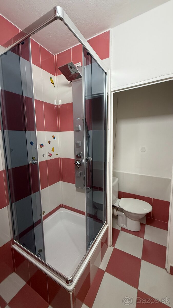 Ponúkam do prenájmu garsónku v centre mesta Levice. - 4