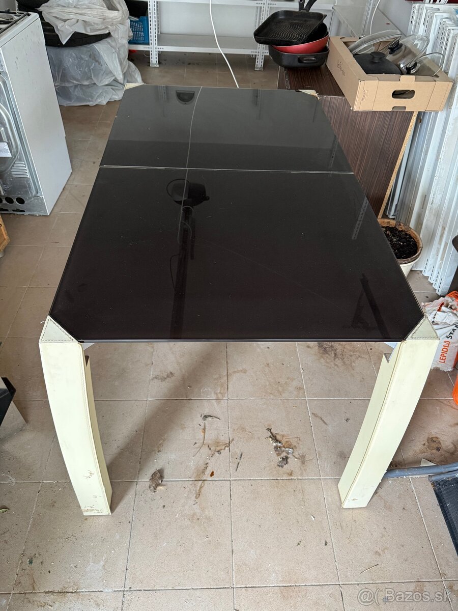 Jedálenský stôl - 4