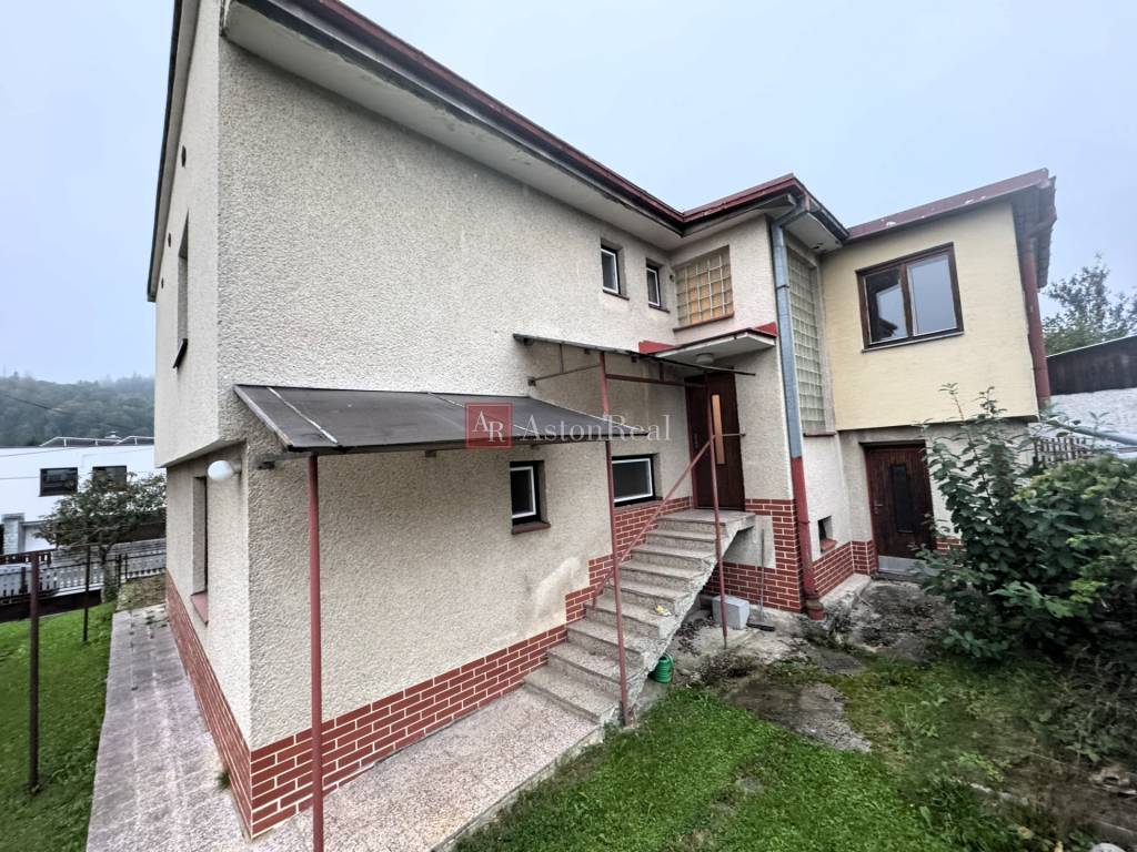 Na predaj tehlový RODINNÝ DOM v meste Tvrdošín, 574 m2 - 4