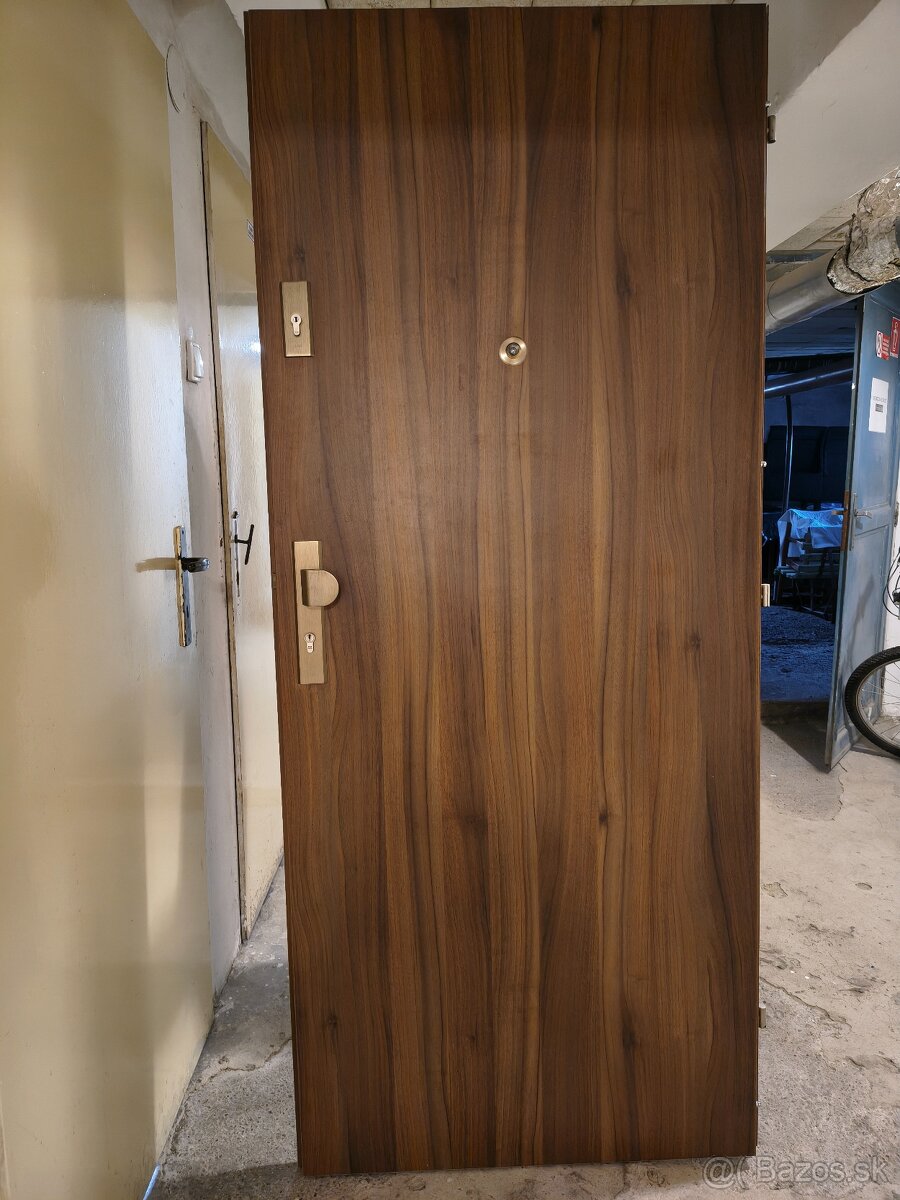 Vchodové dvere 80 ľavé - 4