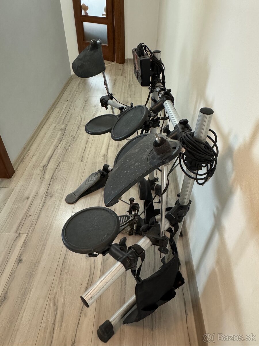 Predám elektronické bicie Yamaha DTXplorer - 4