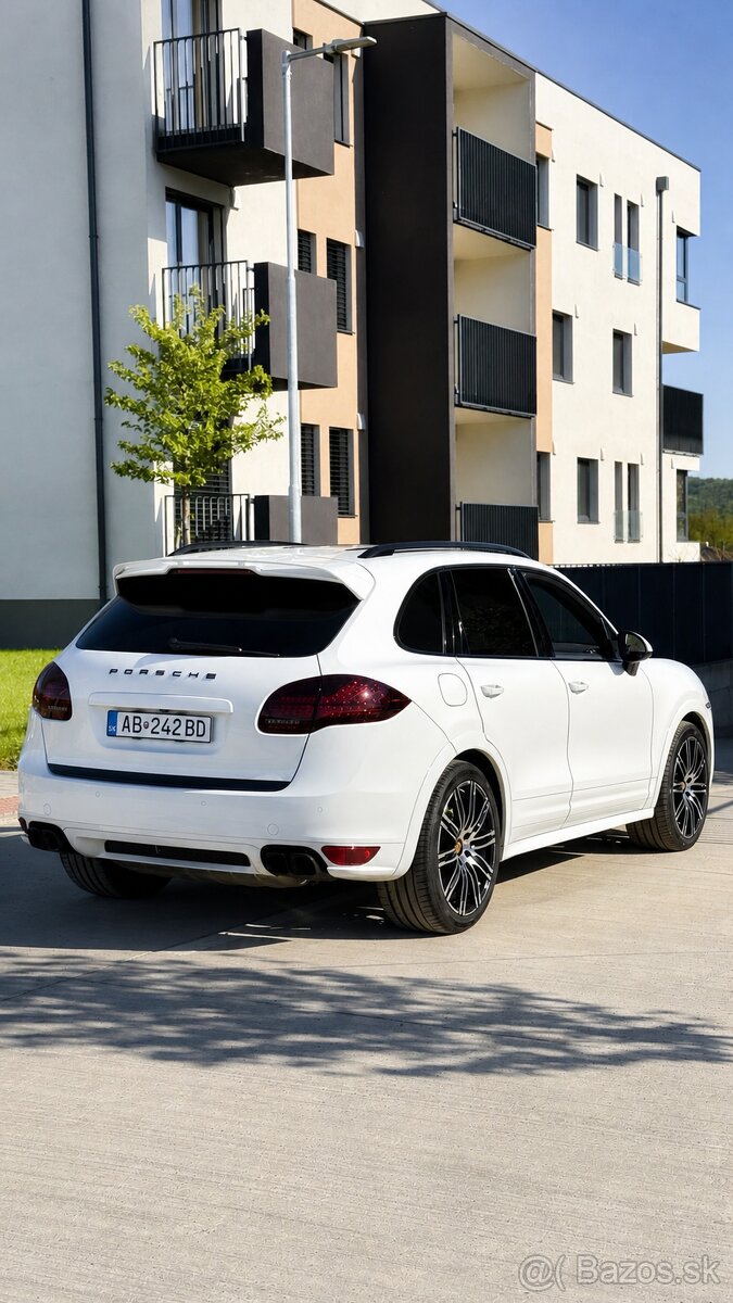 Porsche Cayenne 3.0 - 4