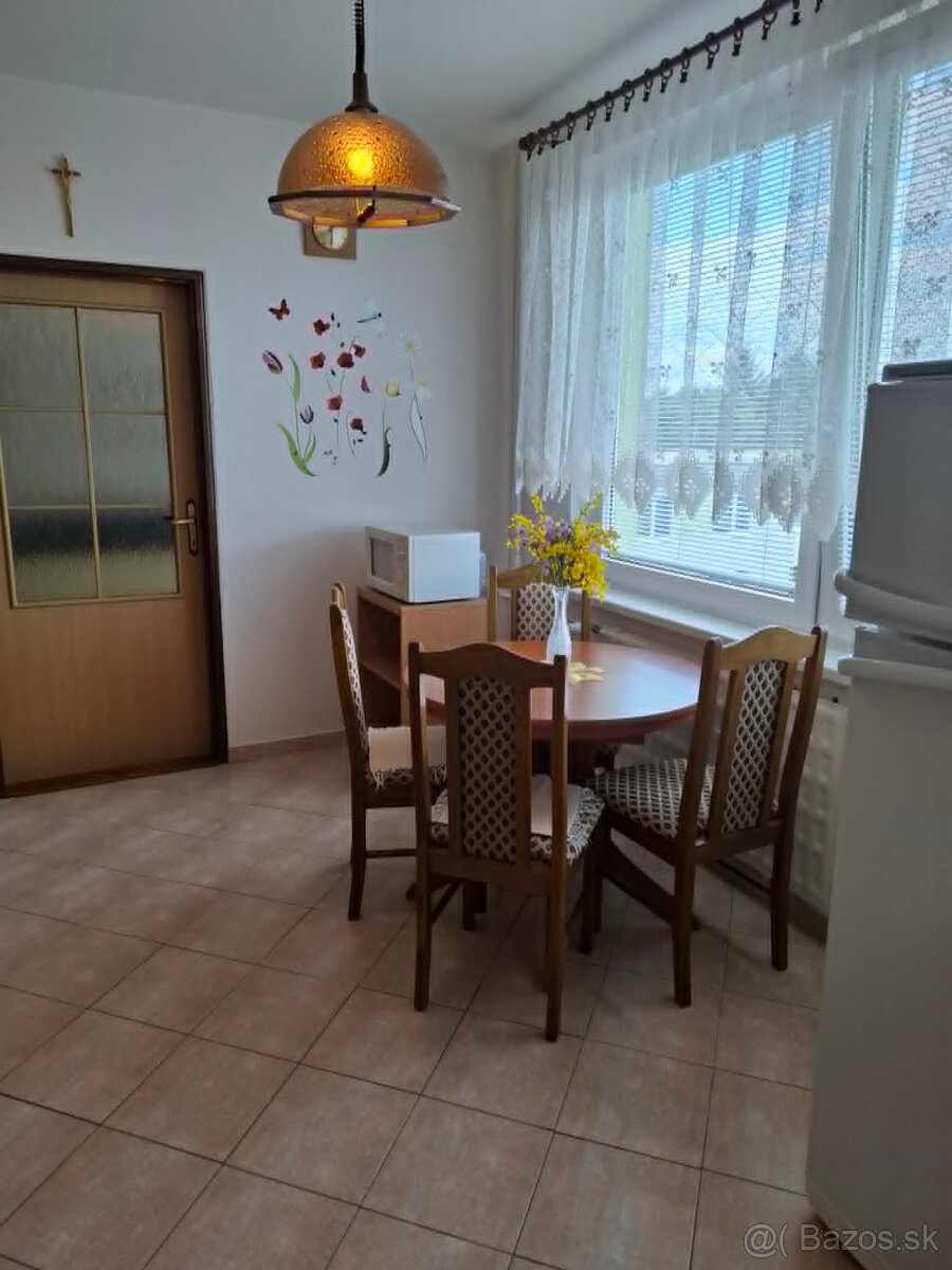 Predaj 3 izbový byt centrum Zlaté Moravce - 4