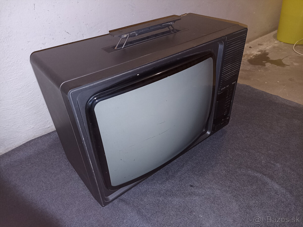 Starý retro televizor Tesla Color 332 (4332A) s ovladačom - 4