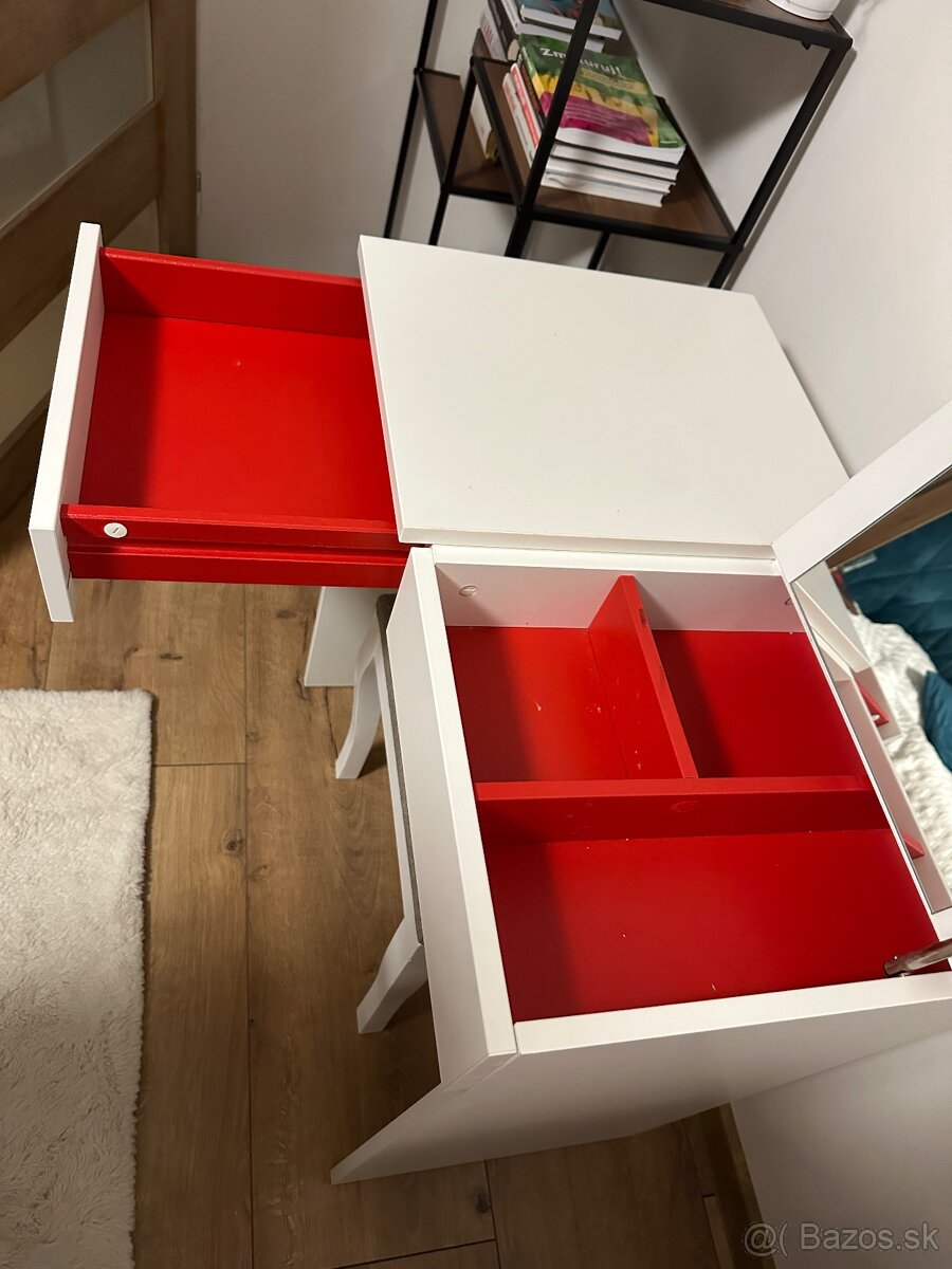 Kozmetický stolik - 4