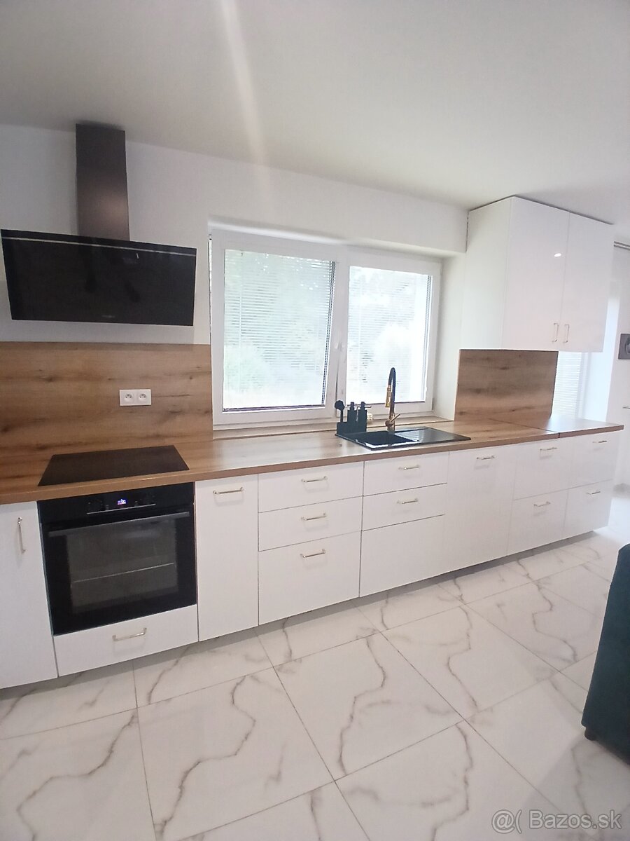 Moderný átriový rodinný dom v Beladiciach – novostavba - 4