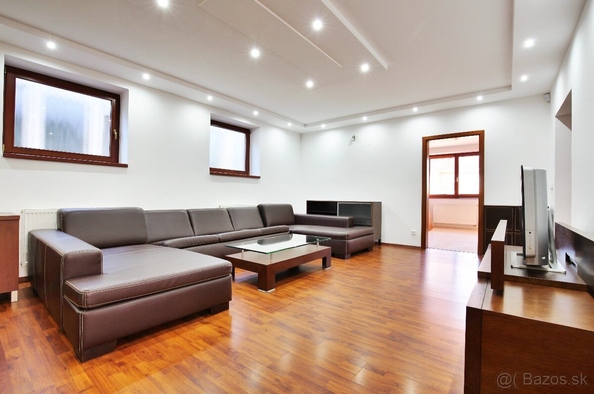 Dvojgeneračný rodinný dom v centre Malinova - 4