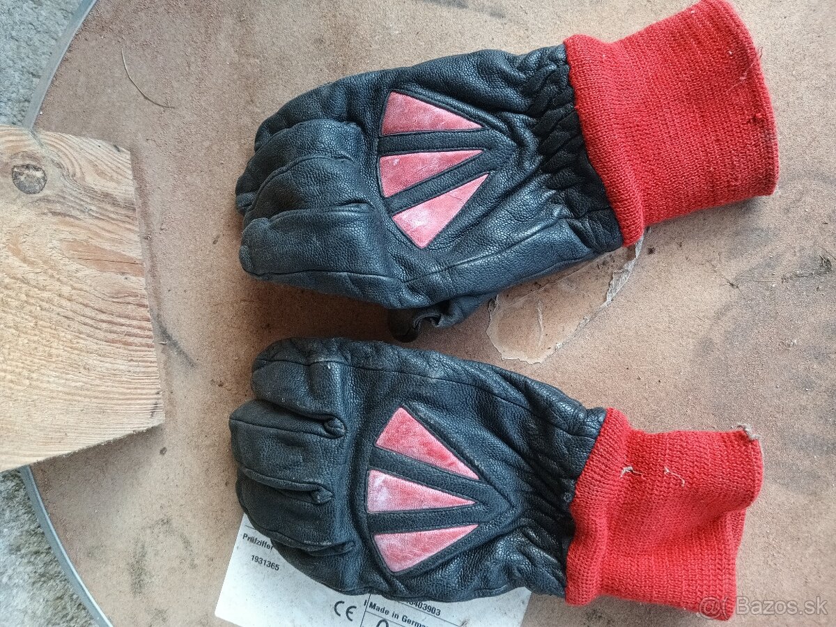 Stará moto prilba - 4