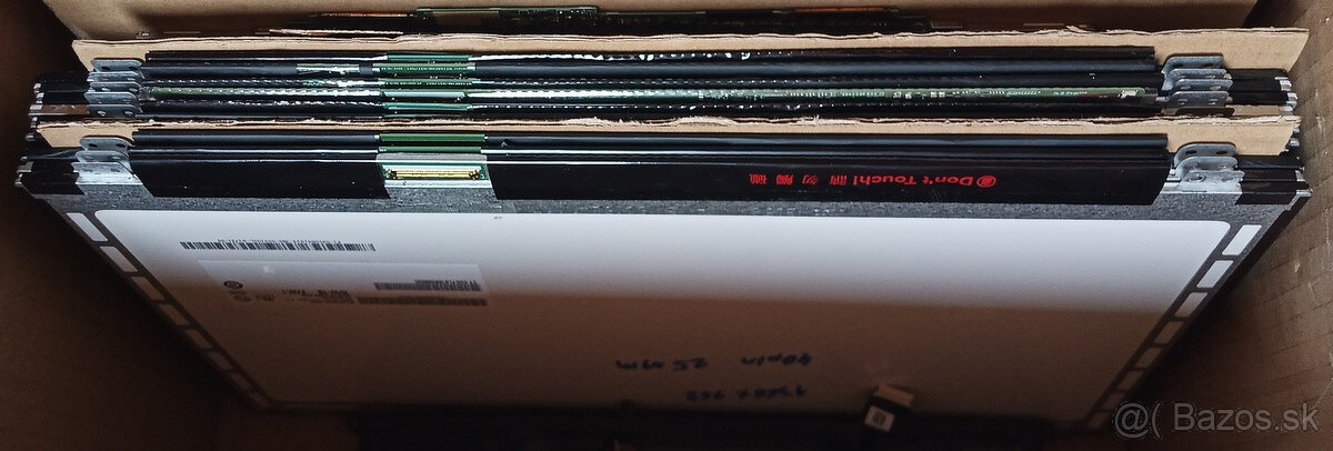 Displaye pre notebooky - 4