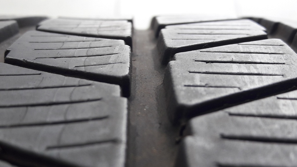 245/50R18" Continental ZIMNÉ - 4
