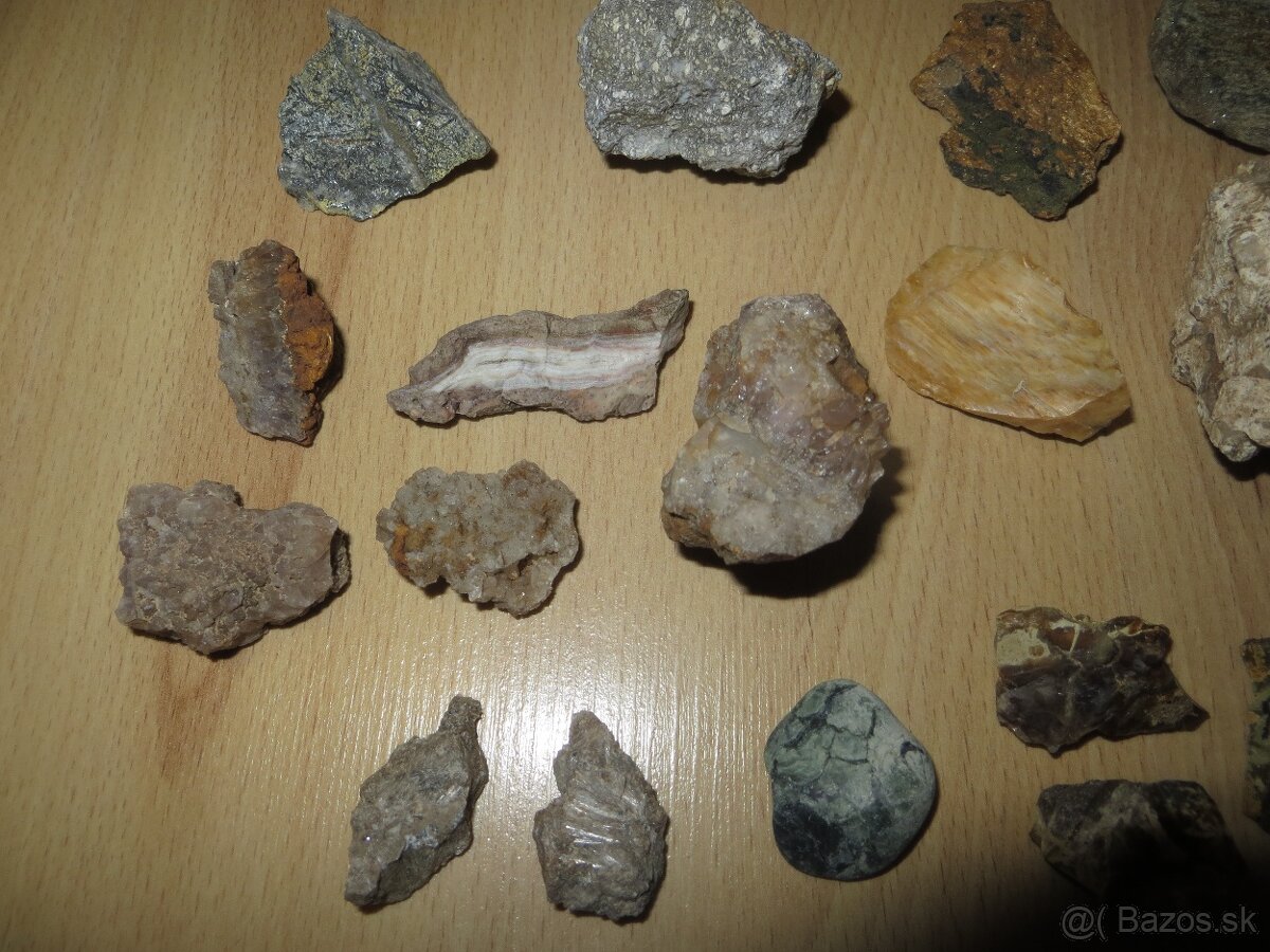 Rôzne minerály zo Slovenska - 4