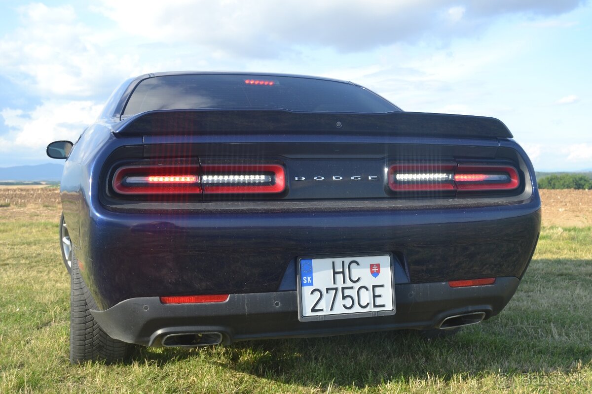 Dodge Challenger - 4