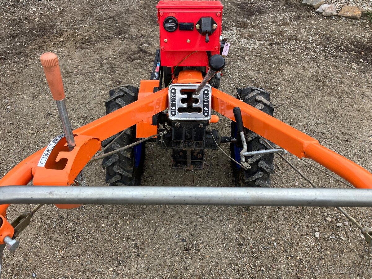 Dvojkolesovy traktor diesel - 4