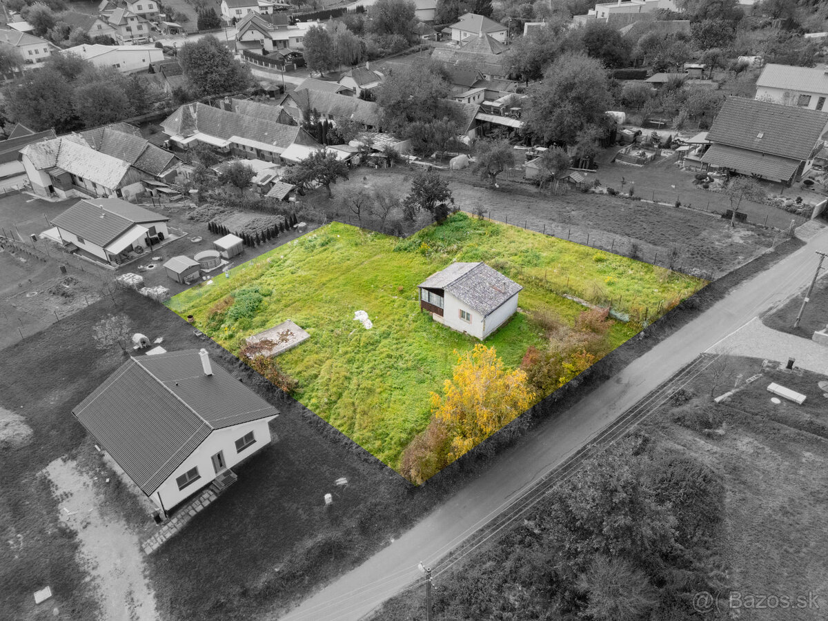 Exkluzívne iba u nás na predaj stavebný pozemok 1251m2 , Bre - 4