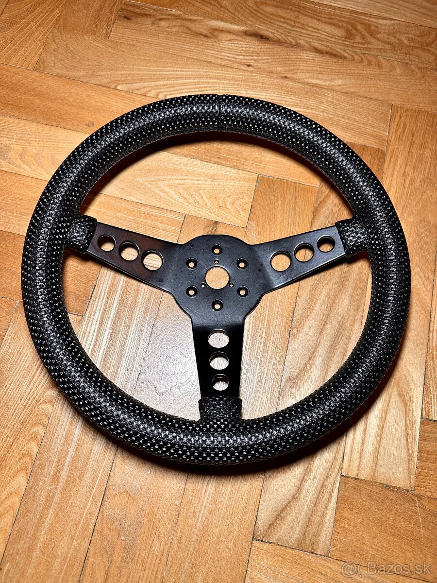 Renovace a obšítí sportovního volantu pro vašeho veterána - 4