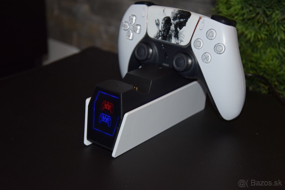 PlayStation 5 DualSense Charging Station - 4