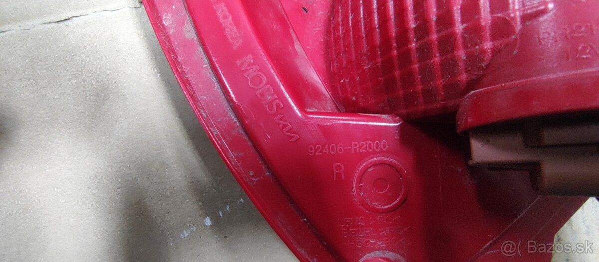 Toyota RAV4 , Kia Sportage V 5 - zadna hmlovka mlhovka - 4