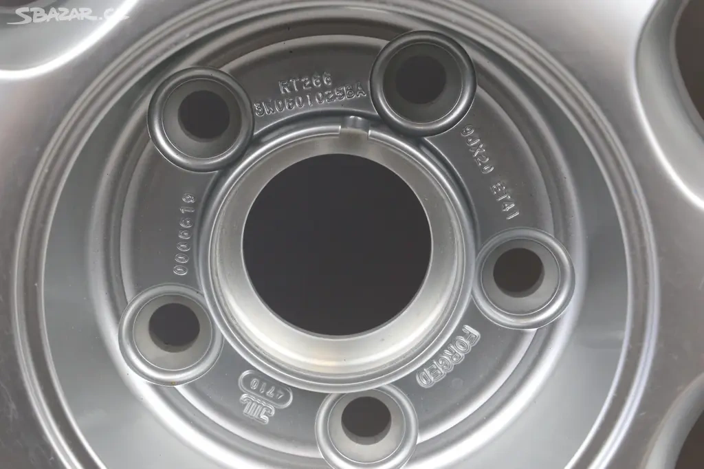 Alu disk Bentley nový 3W0601025BA - 4