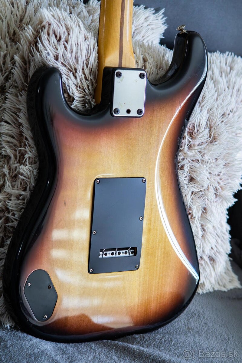 Fender Stratocaster Japan 80s - 4